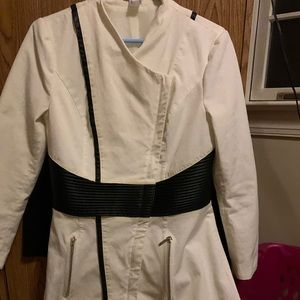 Venus coat with leather trim